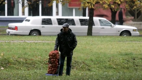 Зарплаты белорусов отличаются в 3,2 раза