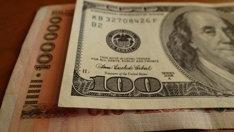 В Беларуси наблюдается снижение долларовой зарплаты