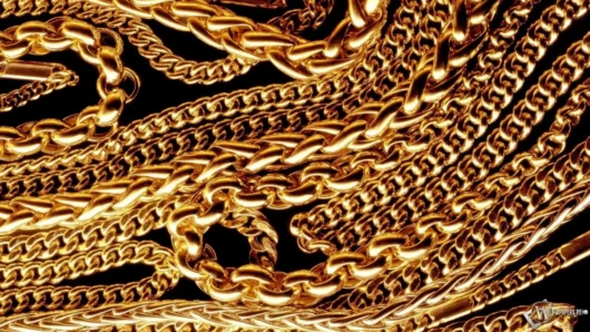 В краже золотых украшений у жительницы Глубокского района подозревается ее сын