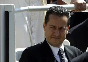 Суд Ватикана приговорил бывшего камердинера Папы Римского к 1,5 годам лишения свободы