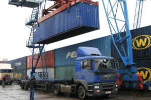 Объем экспорта организаций Минска в первом полугодии снизился более чем на 30%