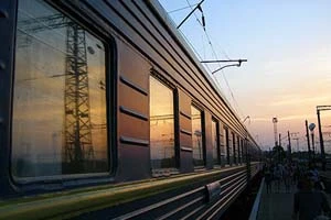 Белорусская железная дорога полностью возобновила продажу билетов на поезда в сообщении с Украиной
