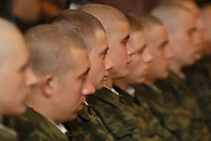 Молодые люди Беларуси по-прежнему уклоняются от службы