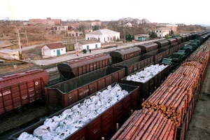 Эксперты прогнозируют отрицательное внешнеторговое сальдо в 2013 году