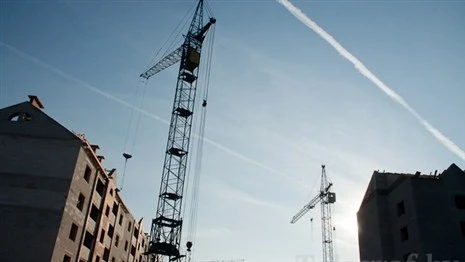 Жилье продолжает вводиться в эксплуатацию