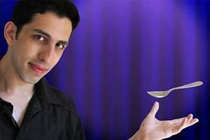 В Канаде уроженец Беларуси демонстрирует эксклюзивные фокусы