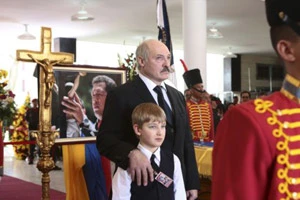 Александр Лукашенко проводил в последний путь Уго Чавеса