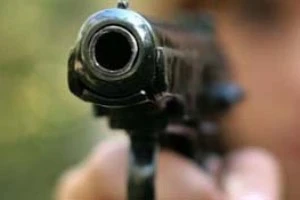 Гродно: посетитель едва не выстрелил в работника кафе, в котором ему не понравилось обслуживание